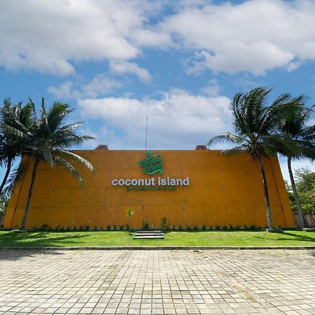 Avery Coconut Island Waterpark Beach Resort Карита Экстерьер фото